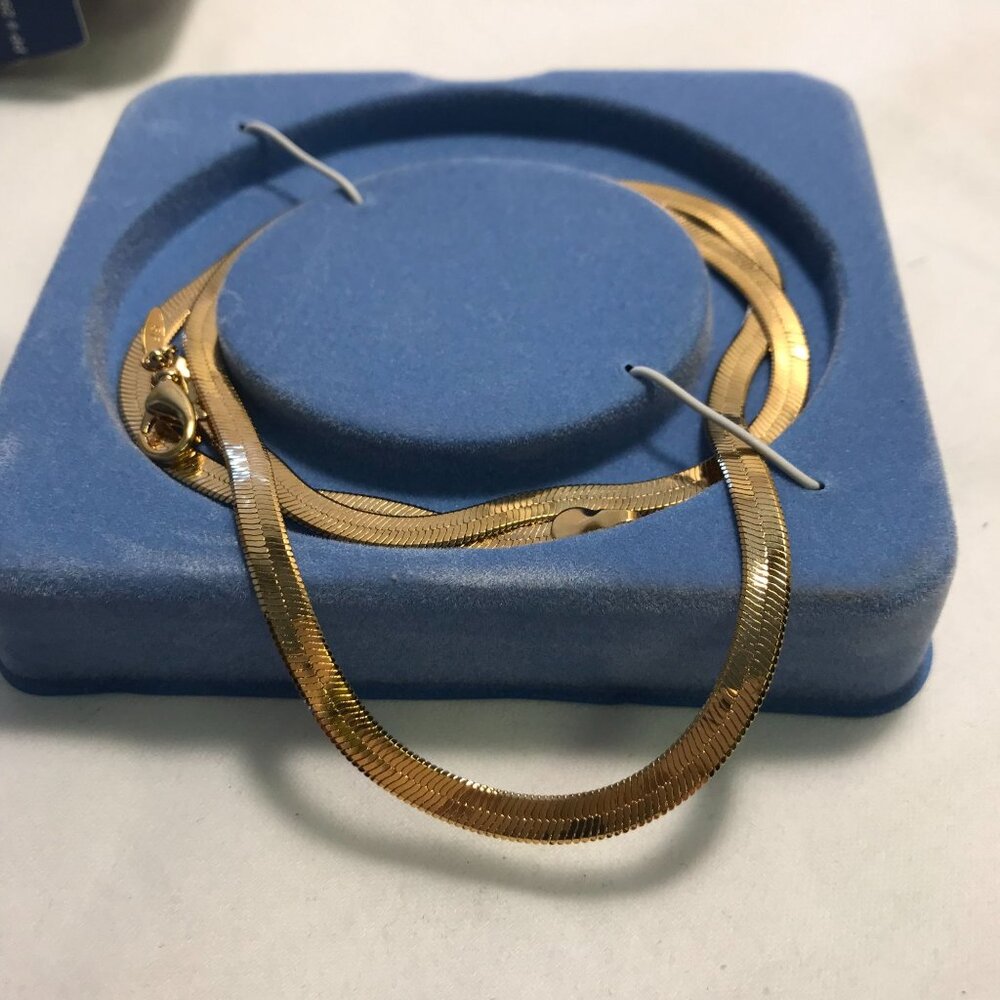 Avon Herringbone Chain Necklace‎ Goldtone Everyday Essentials